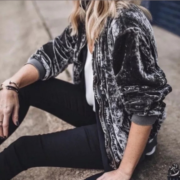 Free People Jackets & Blazers - Free People Gunmetal GrayRuched Velvet Bomber SZ M